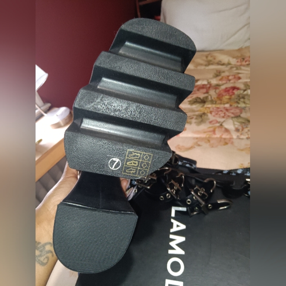 Shoes - Picture 3 of 3